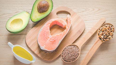 alimentos variados en la mesa